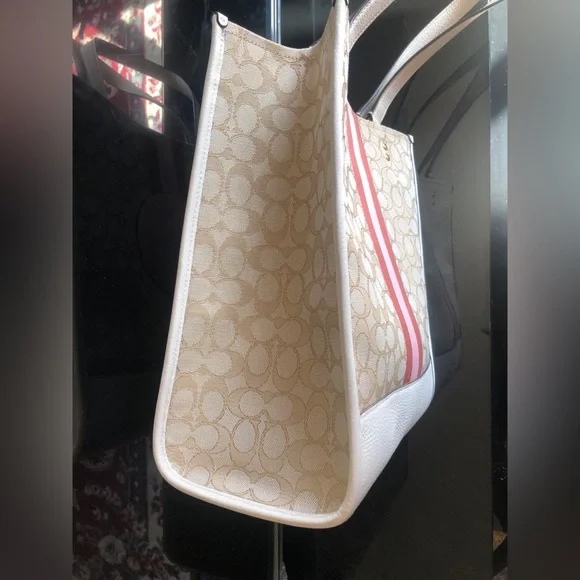 NWT COACH Dempsey Tote In Signature Jacquard With Stripe And Coach Patch